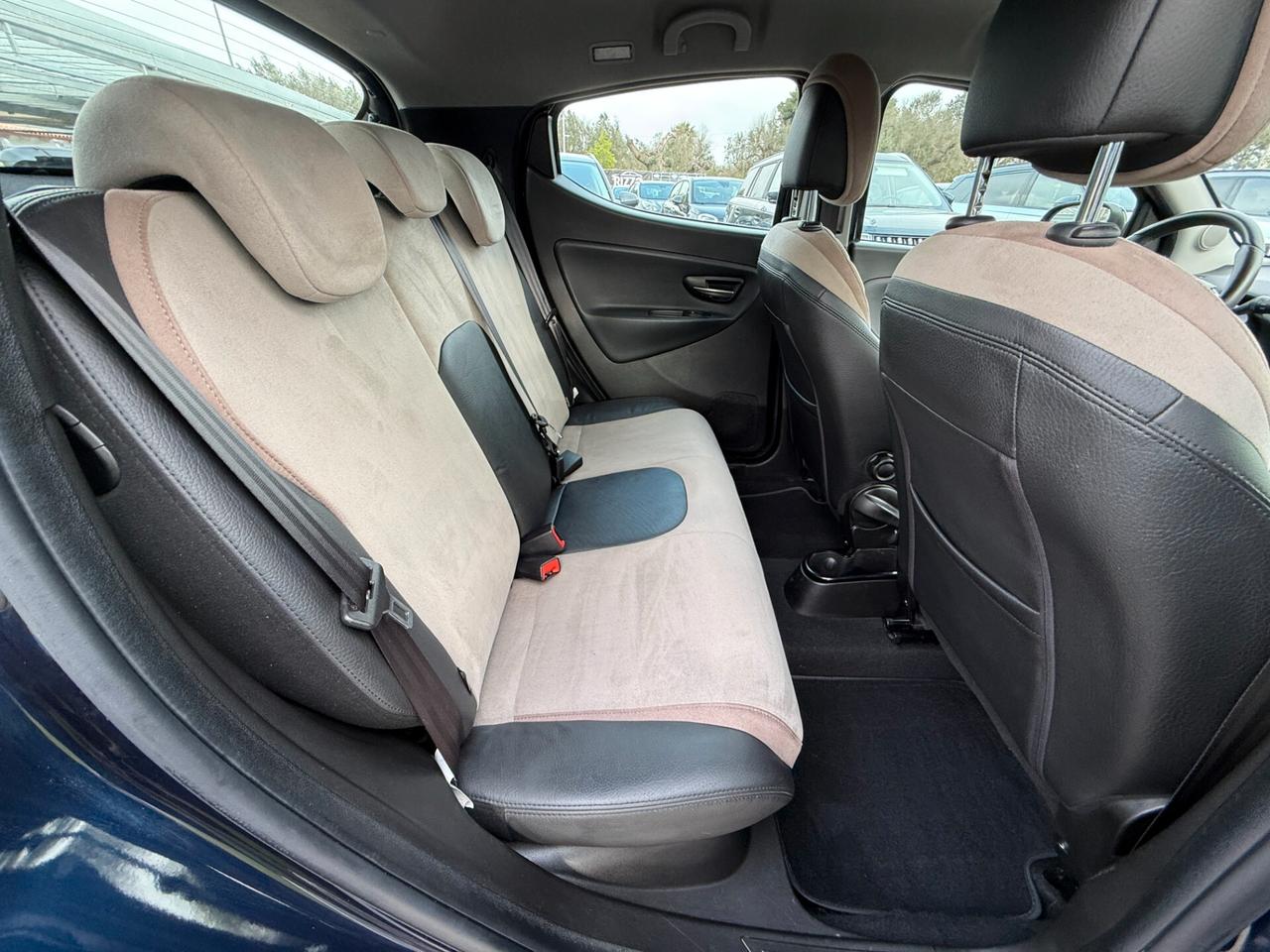 Lancia Ypsilon 1.2 69CV 5porte Platinum Navi Pelle