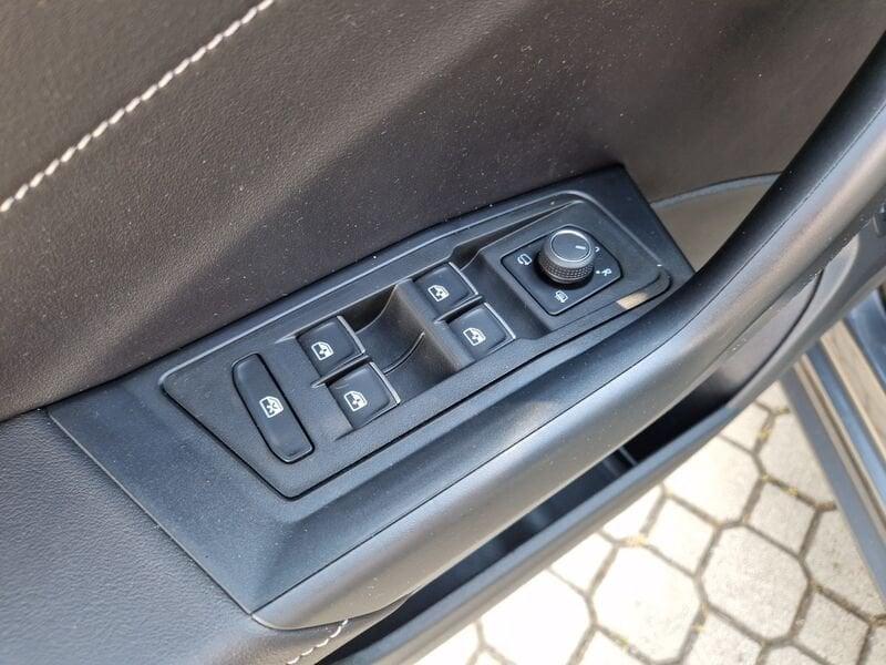 Volkswagen T-Roc 2.0 TDI SCR 150 CV DSG 4MOTION R-Line