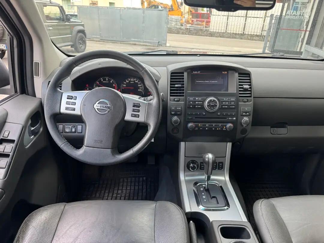 Nissan Navara 3.0 dCi 4 porte Double Cab LE V6