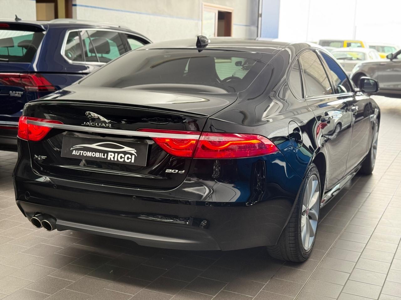 Jaguar XF 2.0 D 180 CV aut. R-Sport