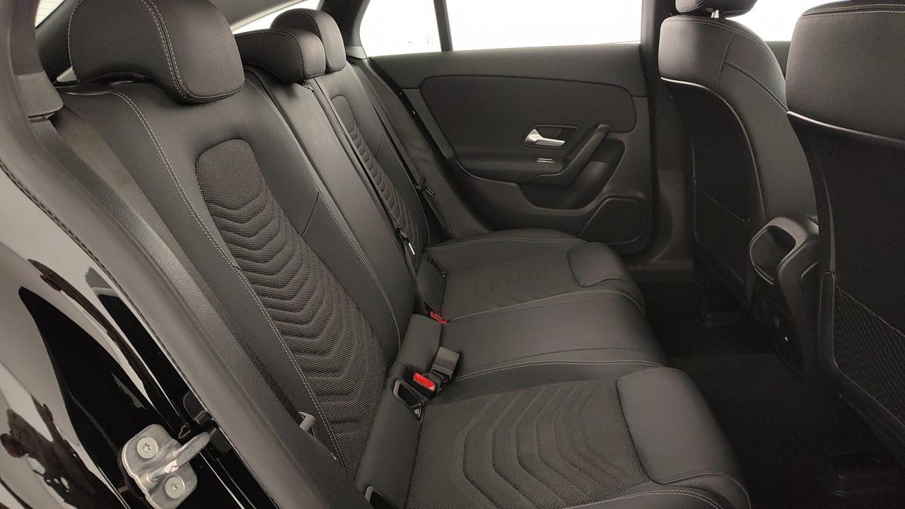 Mercedes-Benz CLA Shooting Brake 180 d Advanced auto