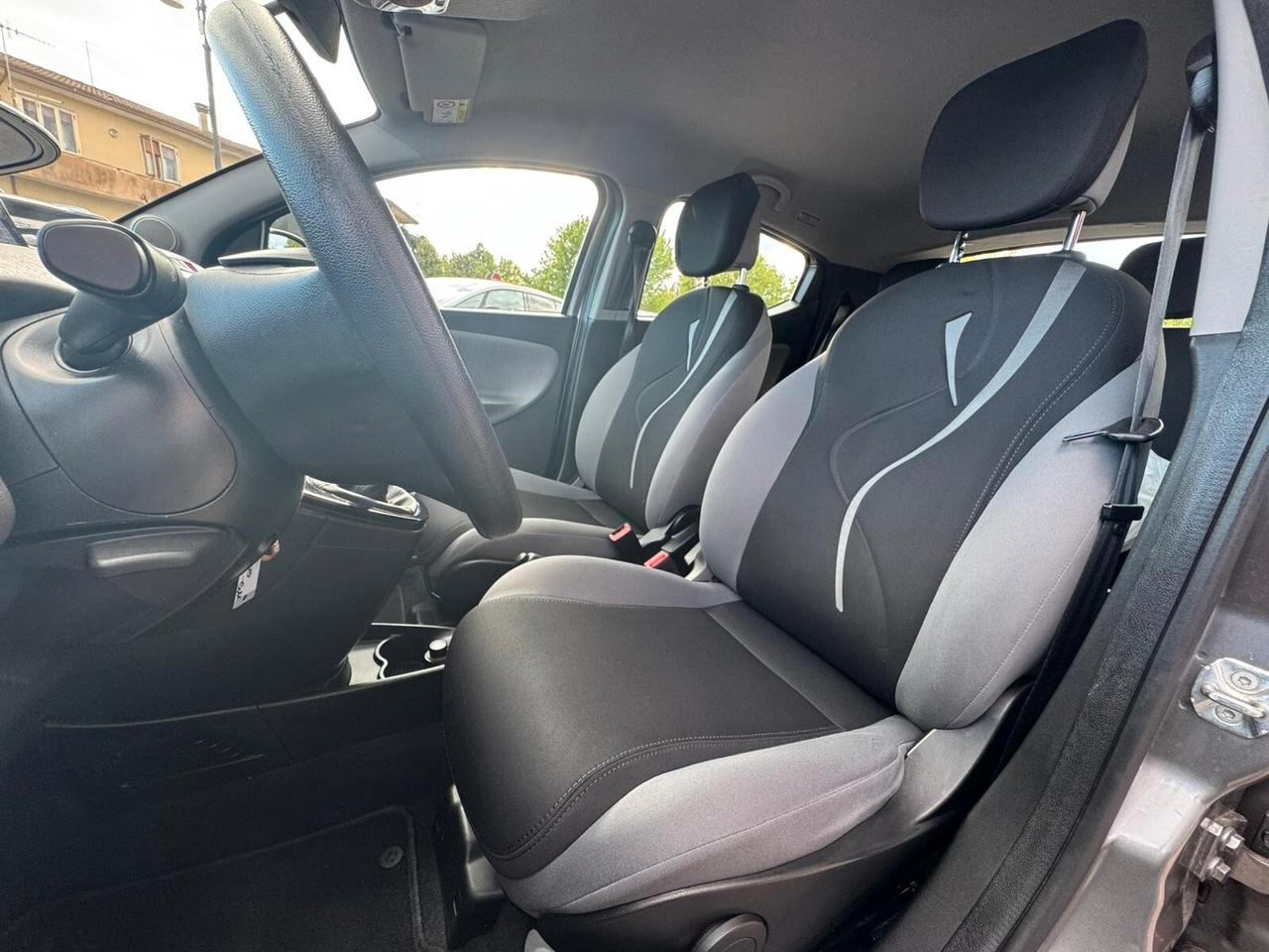 Lancia Ypsilon 1.2 69 CV Silver