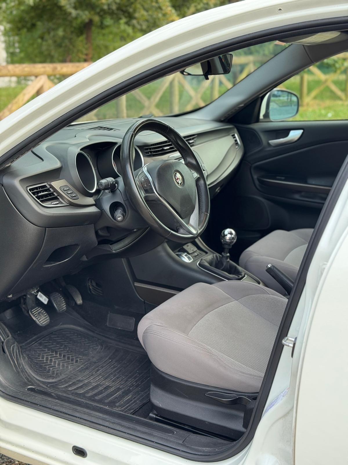 Alfa Romeo Giulietta 1.6 JTDm-2 105 CV Exclusive adatta per neopatentati