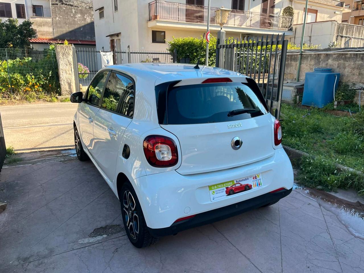 SMART FORFOUR 2018 PASSION TOTAL WHITE