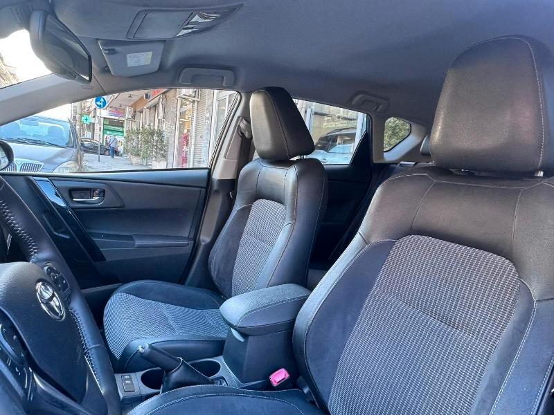 Toyota Auris 1.6 D-4D Lounge