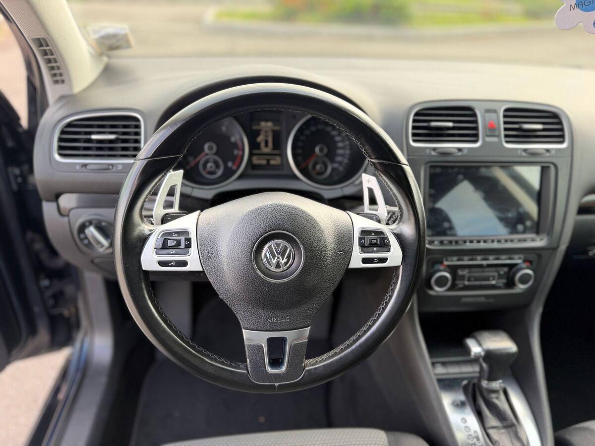 Volkswagen Golf 1.4 tsi Highline 5p dsg