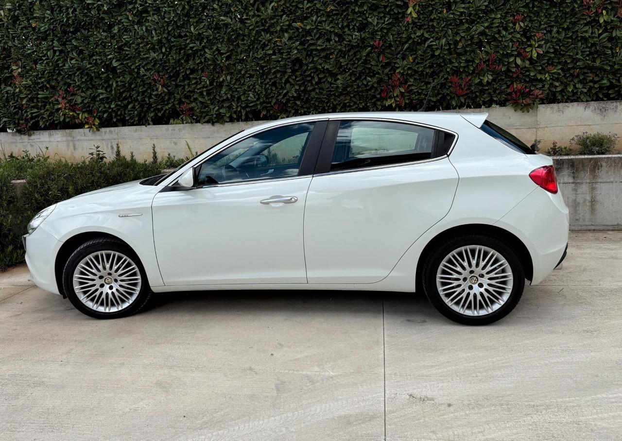 Alfa Giulietta 1.6 JTDm Exclusive 105 CV Si neopatentati