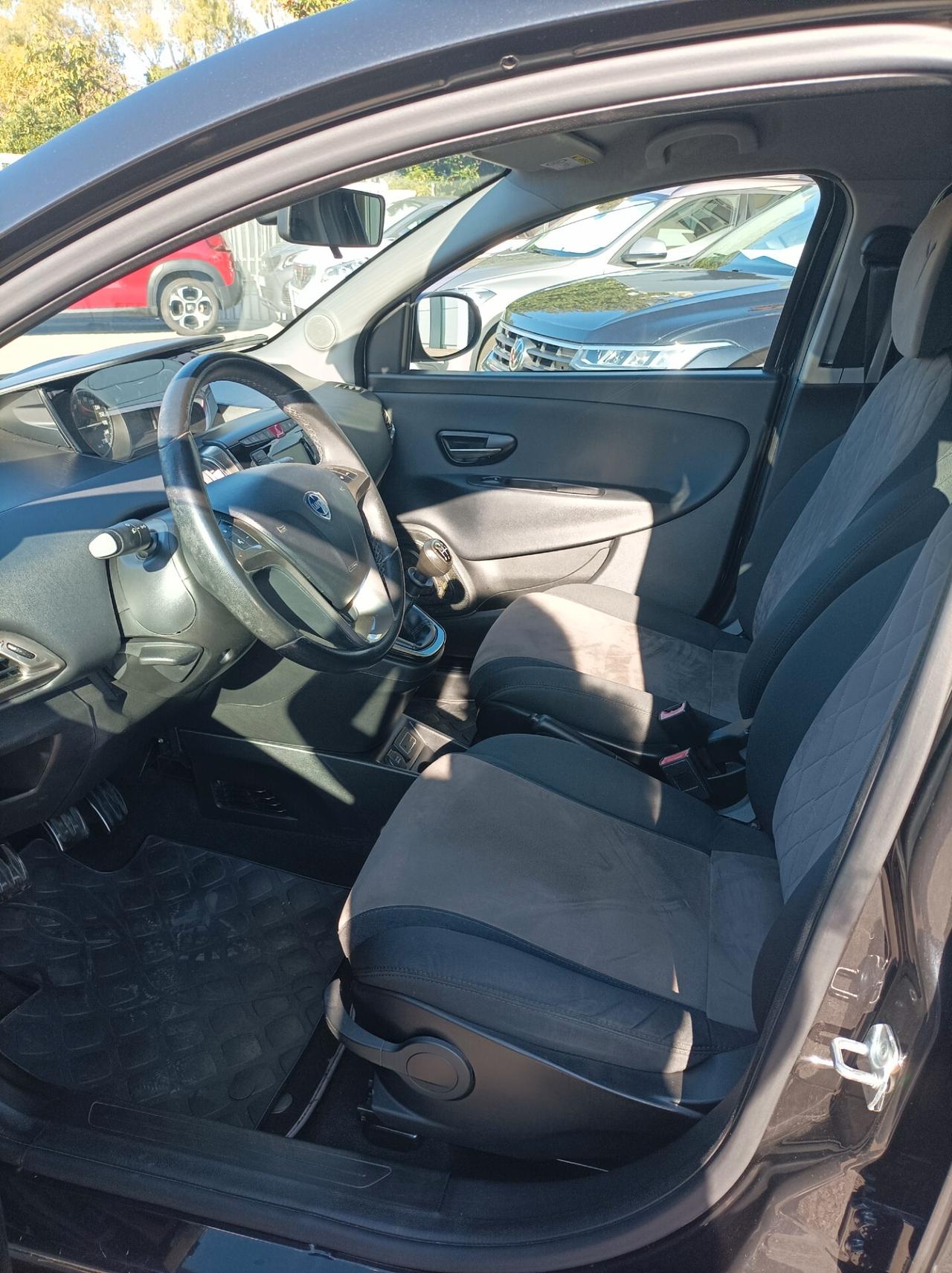 Lancia Ypsilon 1.2 69 CV 5 porte GPL Ecochic Gold