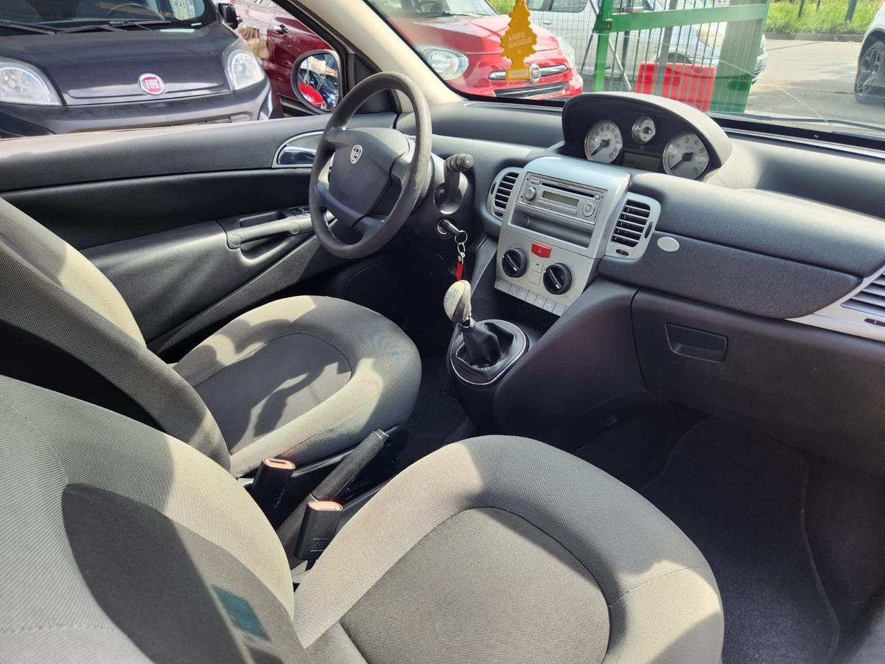 Lancia Ypsilon 1.4 Argento Ecochic GPL