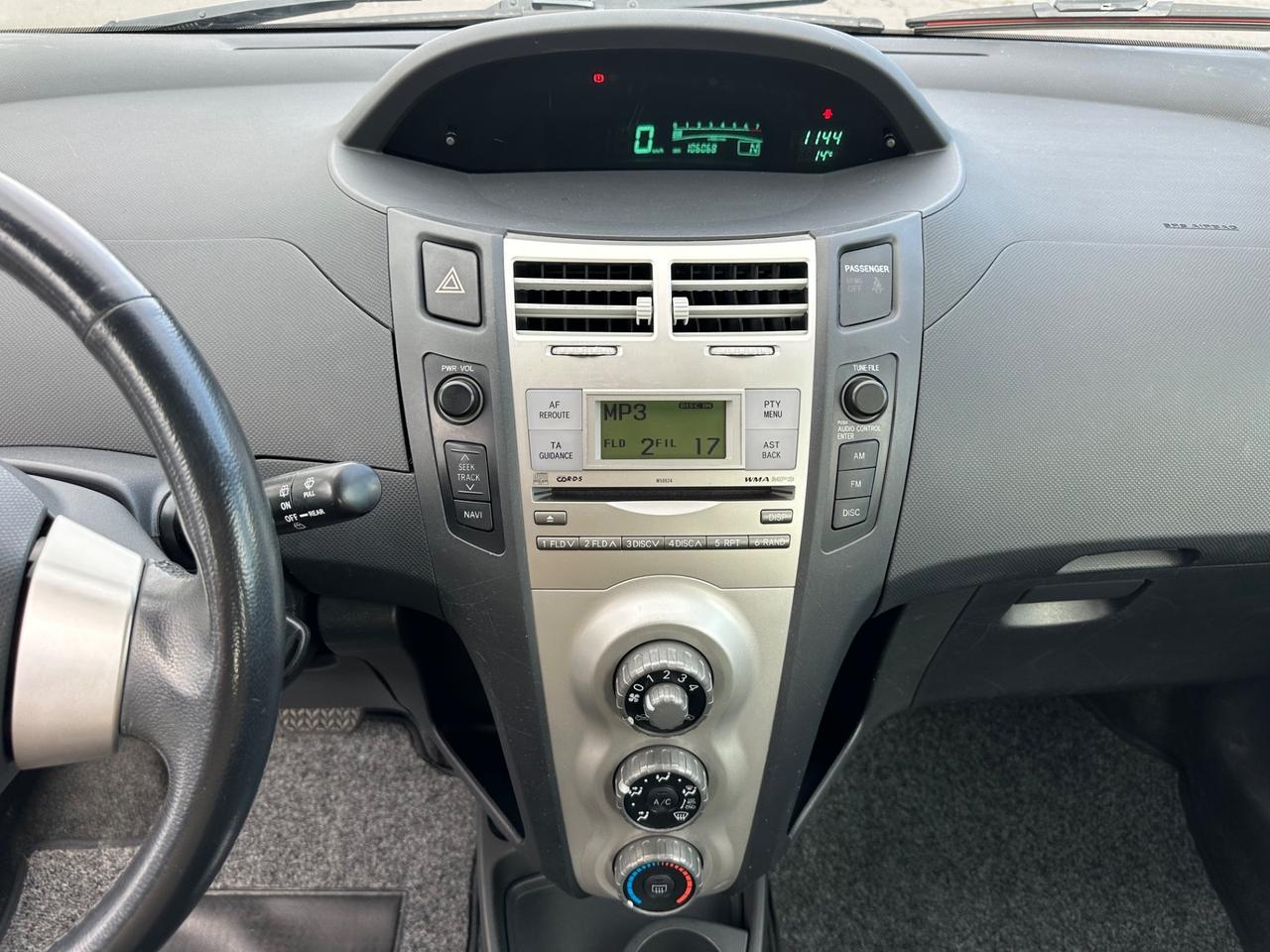 Toyota Yaris 1.3 5 porte Luna