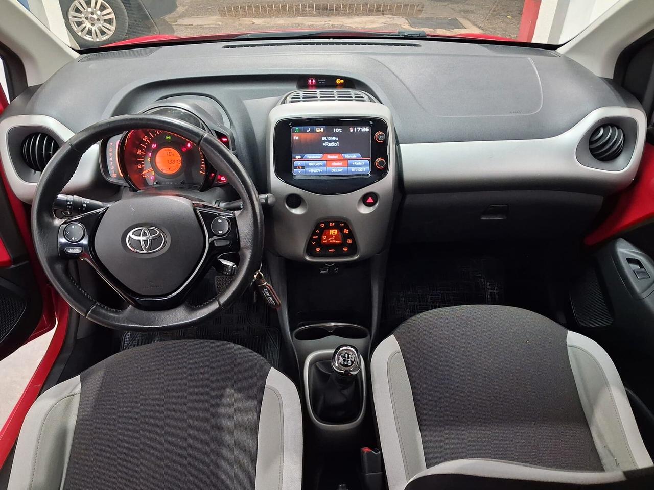 Toyota Aygo 1.0 VVT-i 69 CV 5 porte x-black TSS