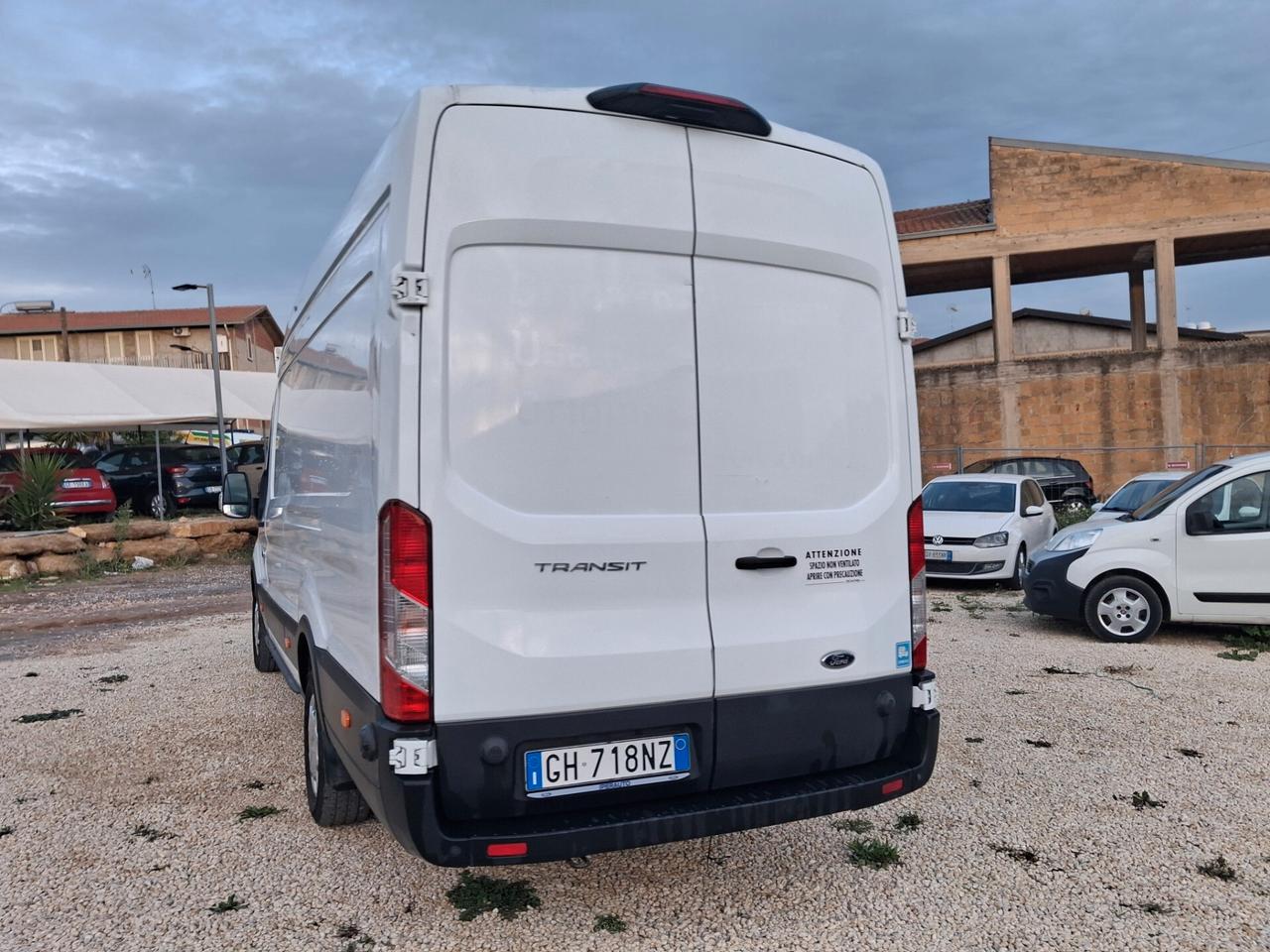 Ford transit passo lungo tetto alto iva esposta