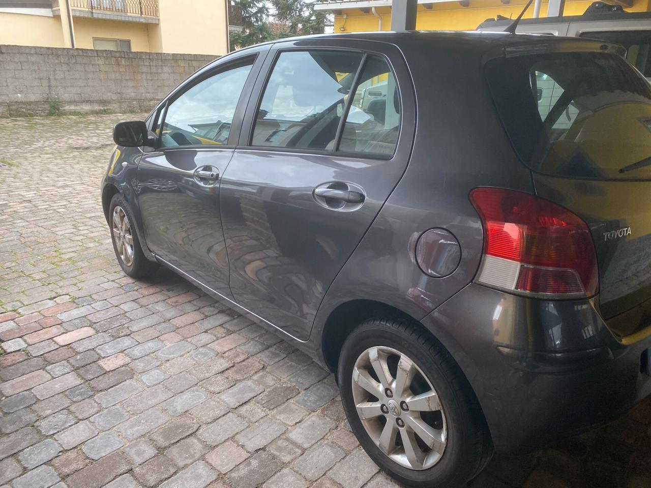 Toyota Yaris 1.0 5 porte Now benzina NEOPATENTATI