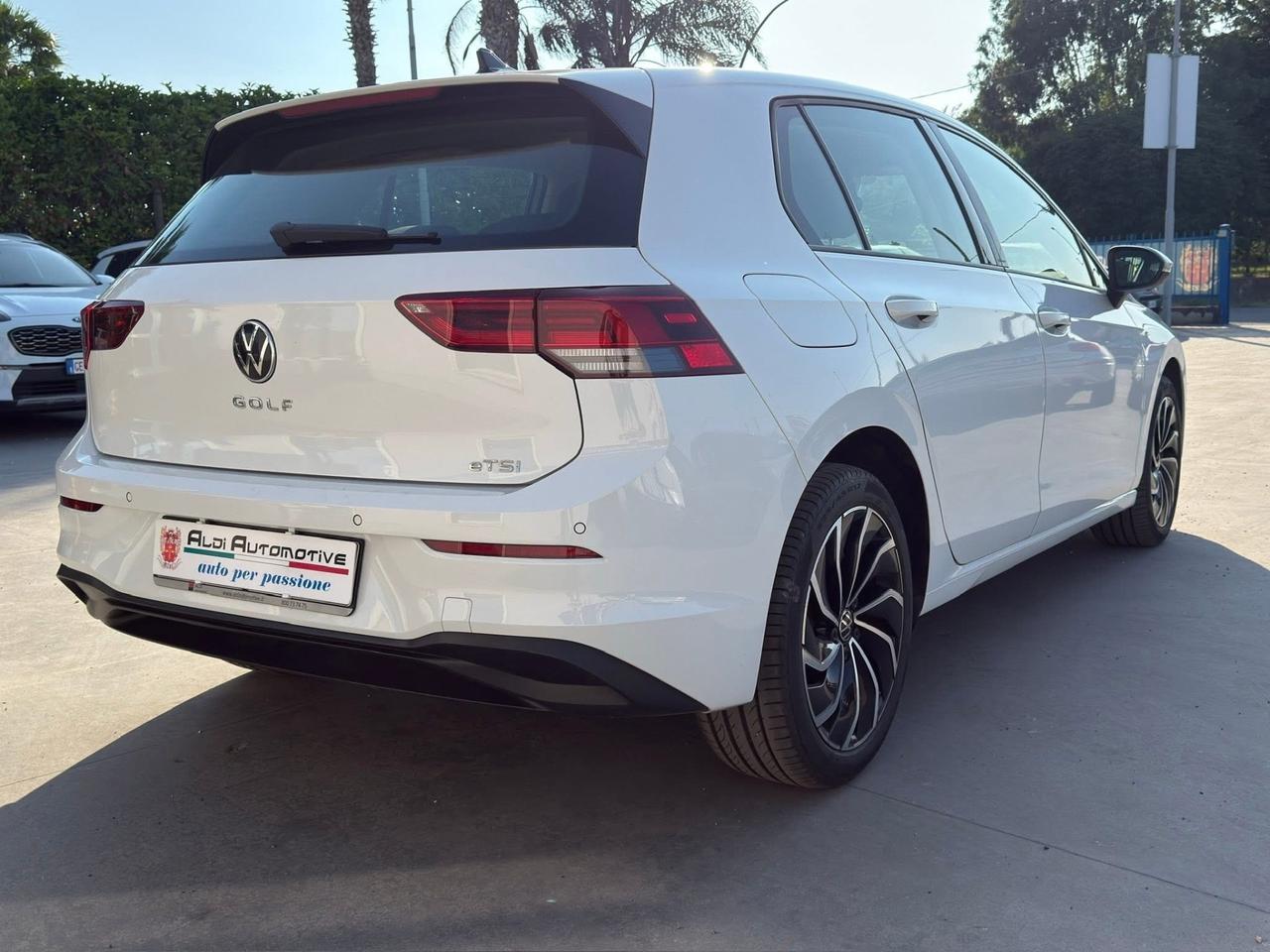 Volkswagen Golf 1.0 eTSI EVO DSG Life
