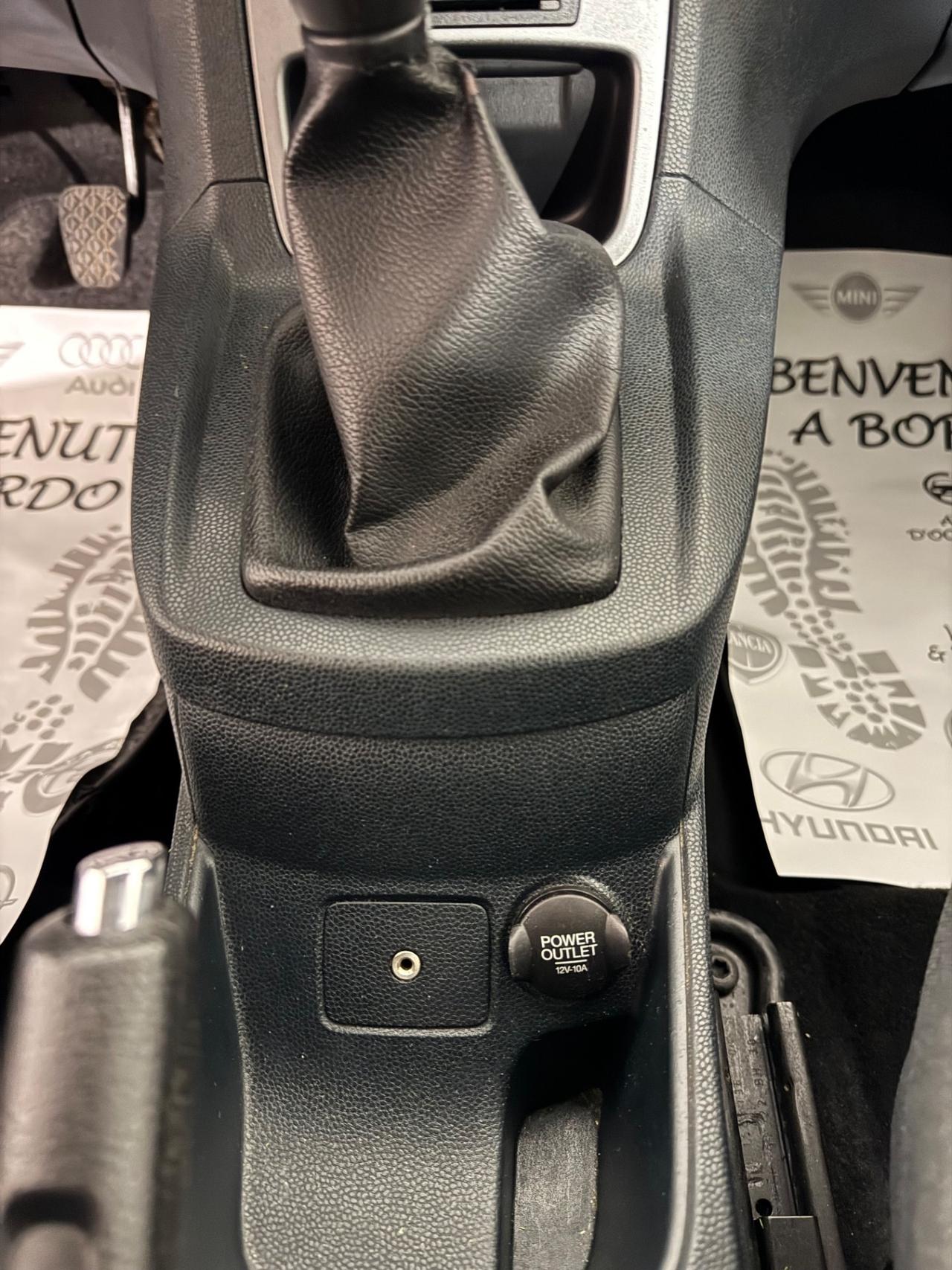 Ford Fiesta 1.2 82CV 3 porte Titanium