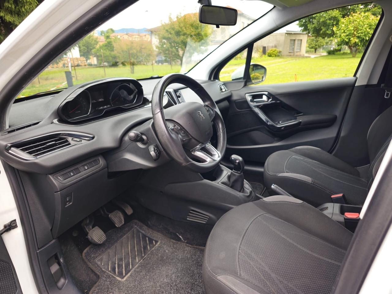 Peugeot 208 1.2 benzina