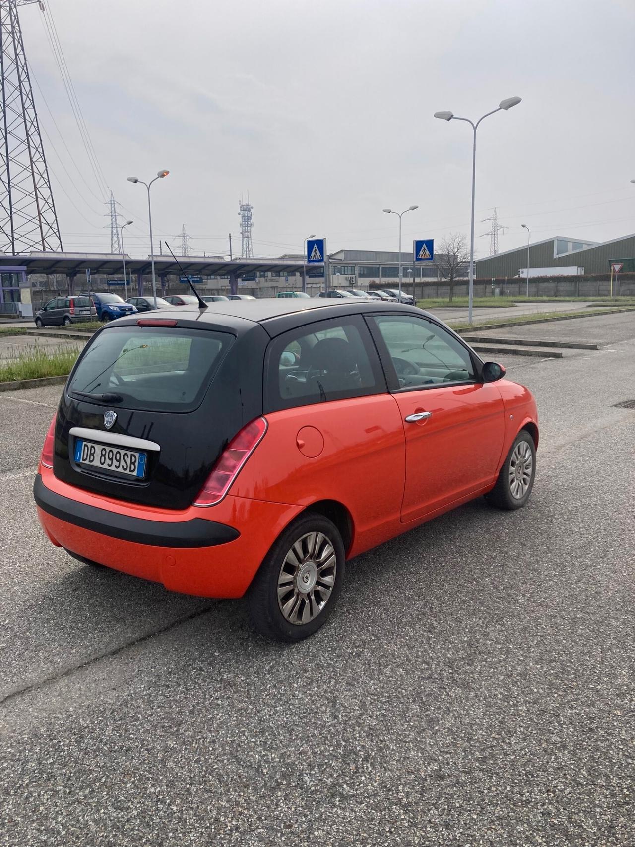 Lancia Ypsilon 1.2 MOMO