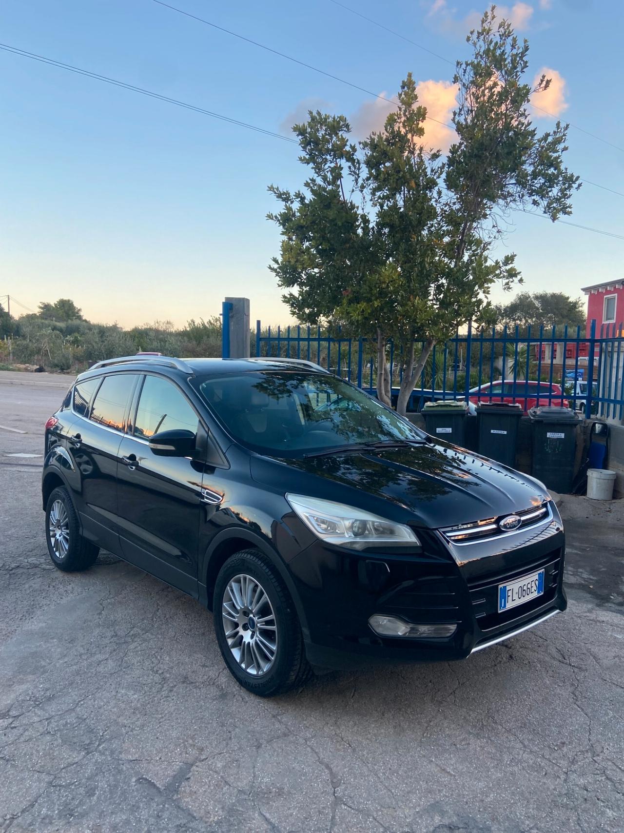 Ford Kuga 2.0 TDCI 4WD Titanium CAMBIO AUTOMATICO NUOVO