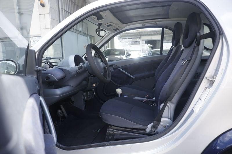 smart fortwo smart fortwo fortwo 700 coupé pure (45 kW) MOTORE NUOVO Unicoproprietario