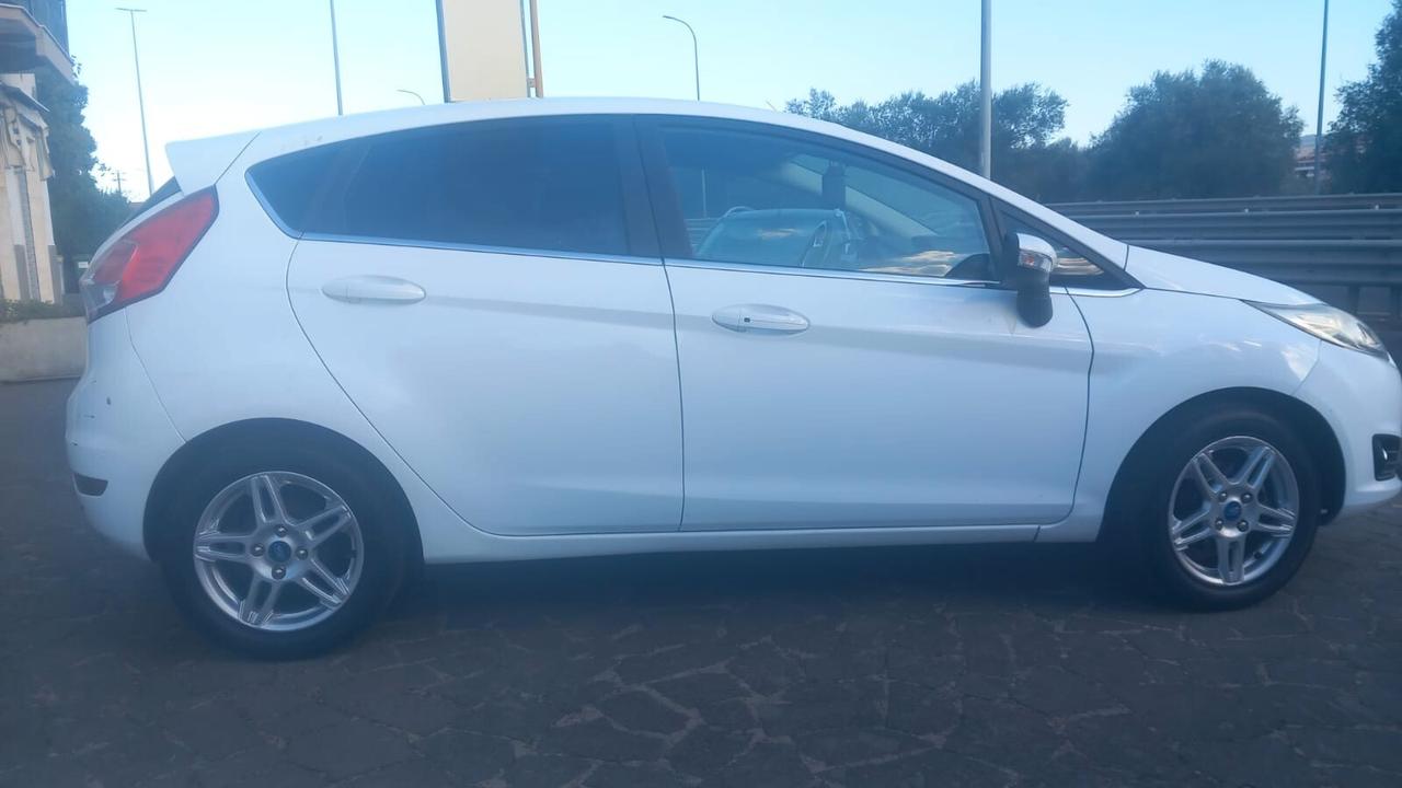 Ford Fiesta 1.5 TDCi 75CV 5 porte Titanium