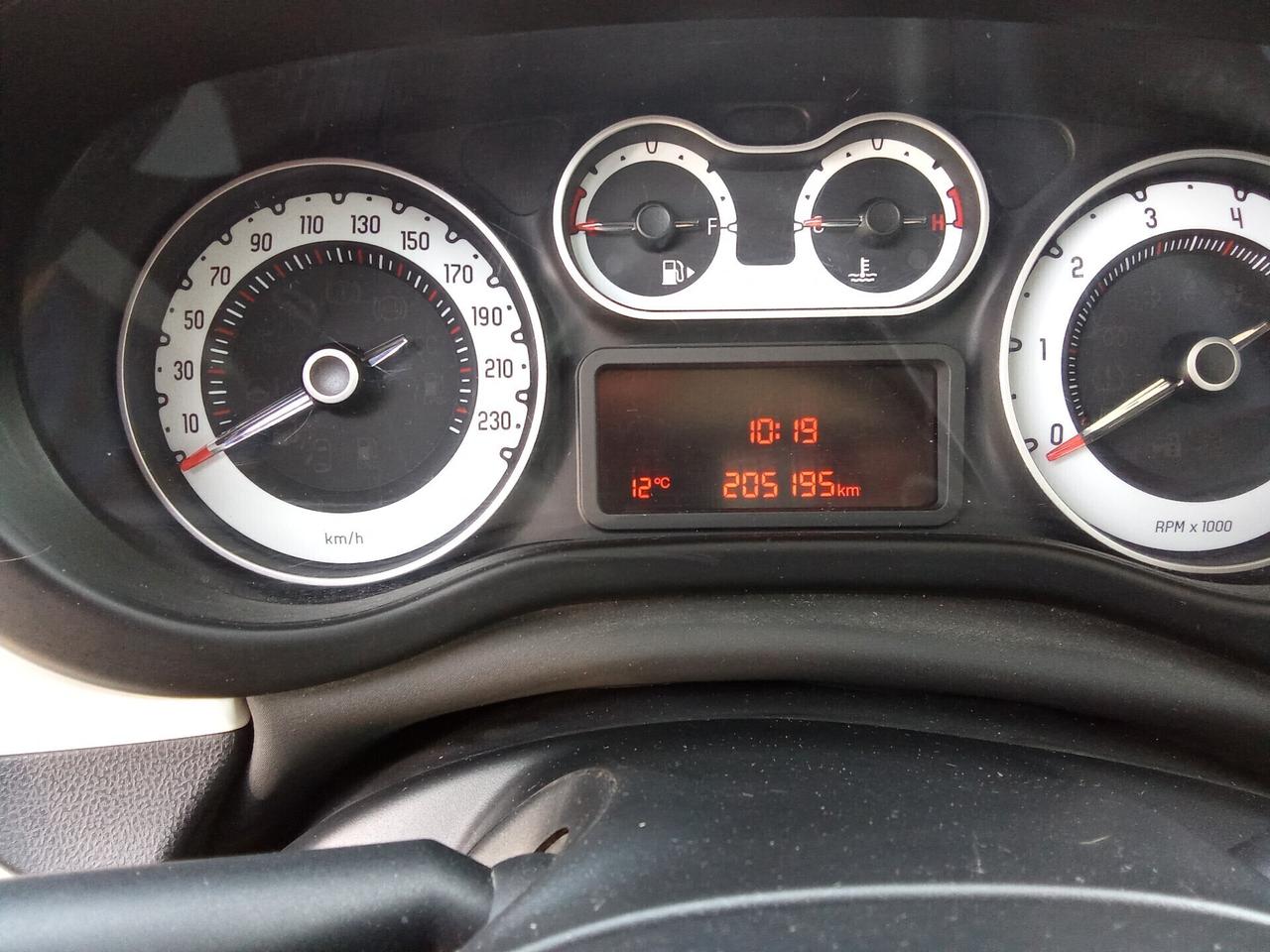 Fiat 500L 1.6 Multijet 105 CV Pop Star motore nuovo