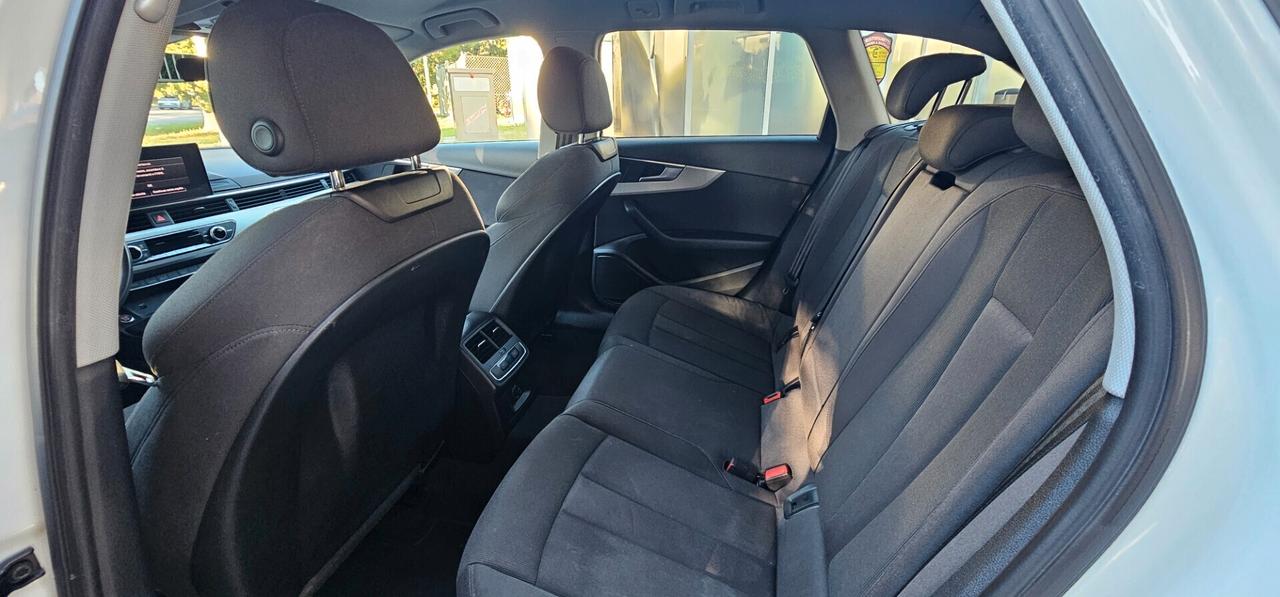 Audi A4 Avant 40 TDI quattro S tronic S Line