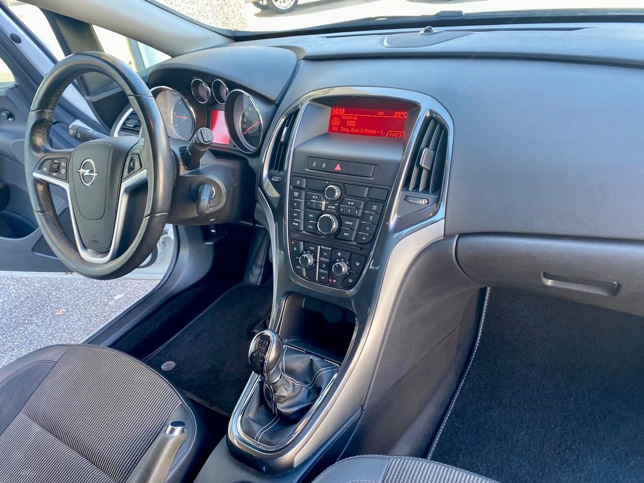 Opel Astra 1.7 CDTI 110CV - 2013