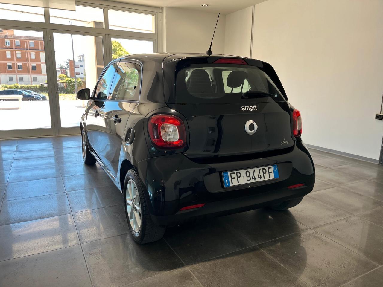 Smart ForFour 70 1.0 Youngster