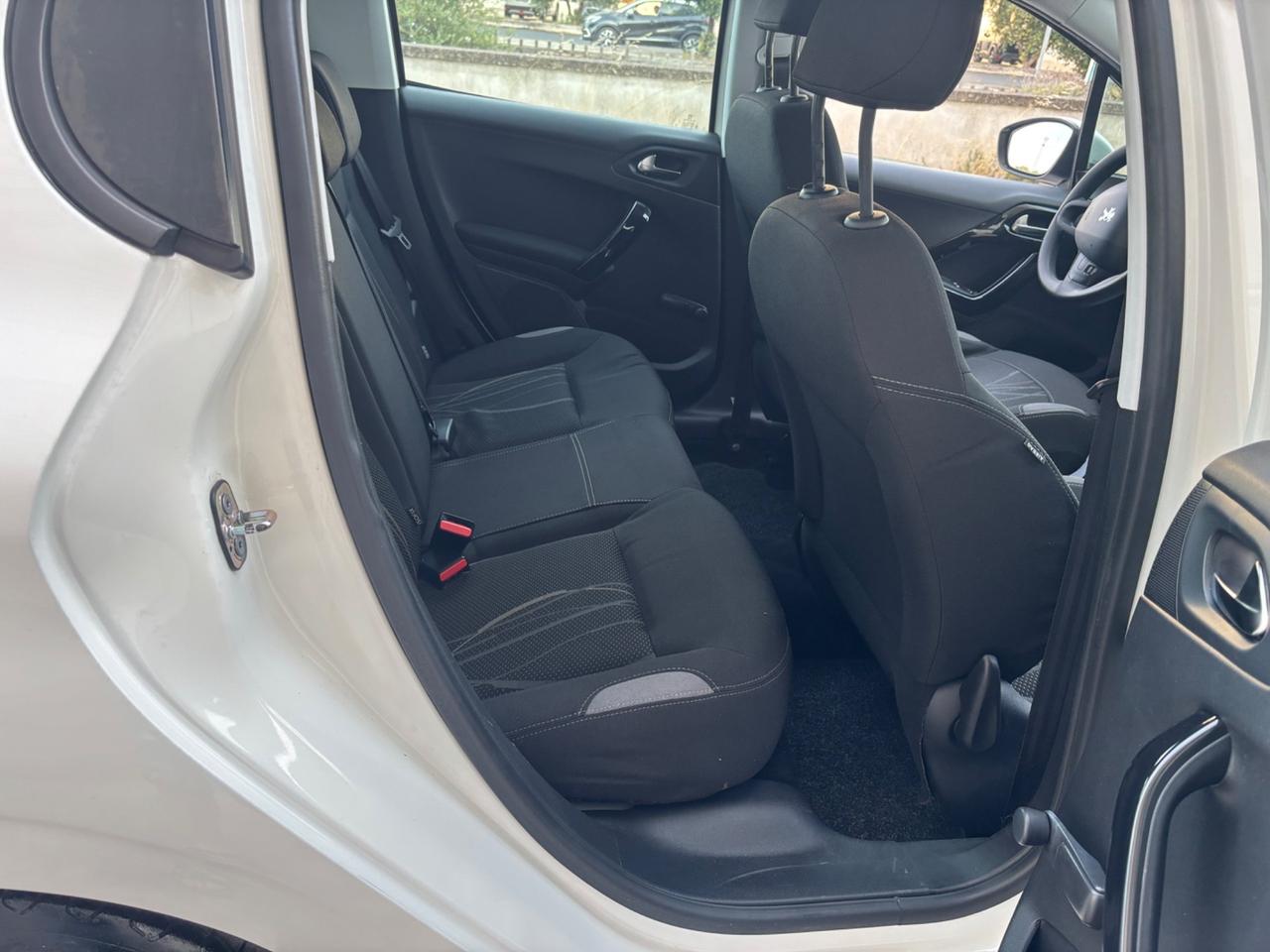 Peugeot 208 1.4 HDi 68 CV 5 porte Access