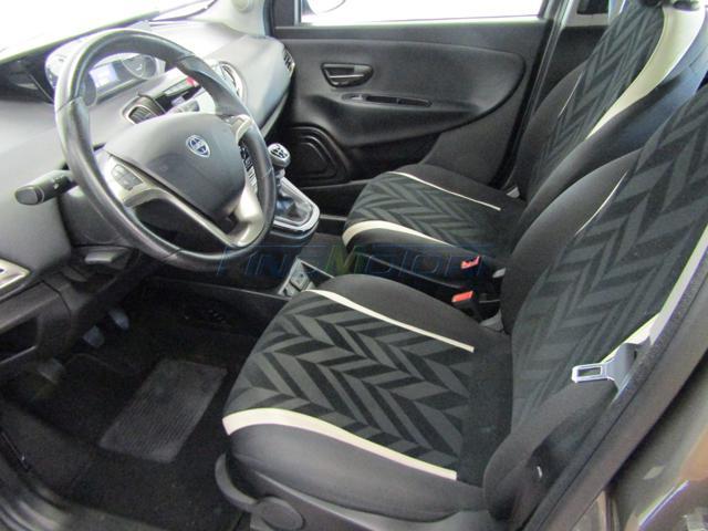 LANCIA Ypsilon 1.2 69 CV 5 porte NEOPATENTATI