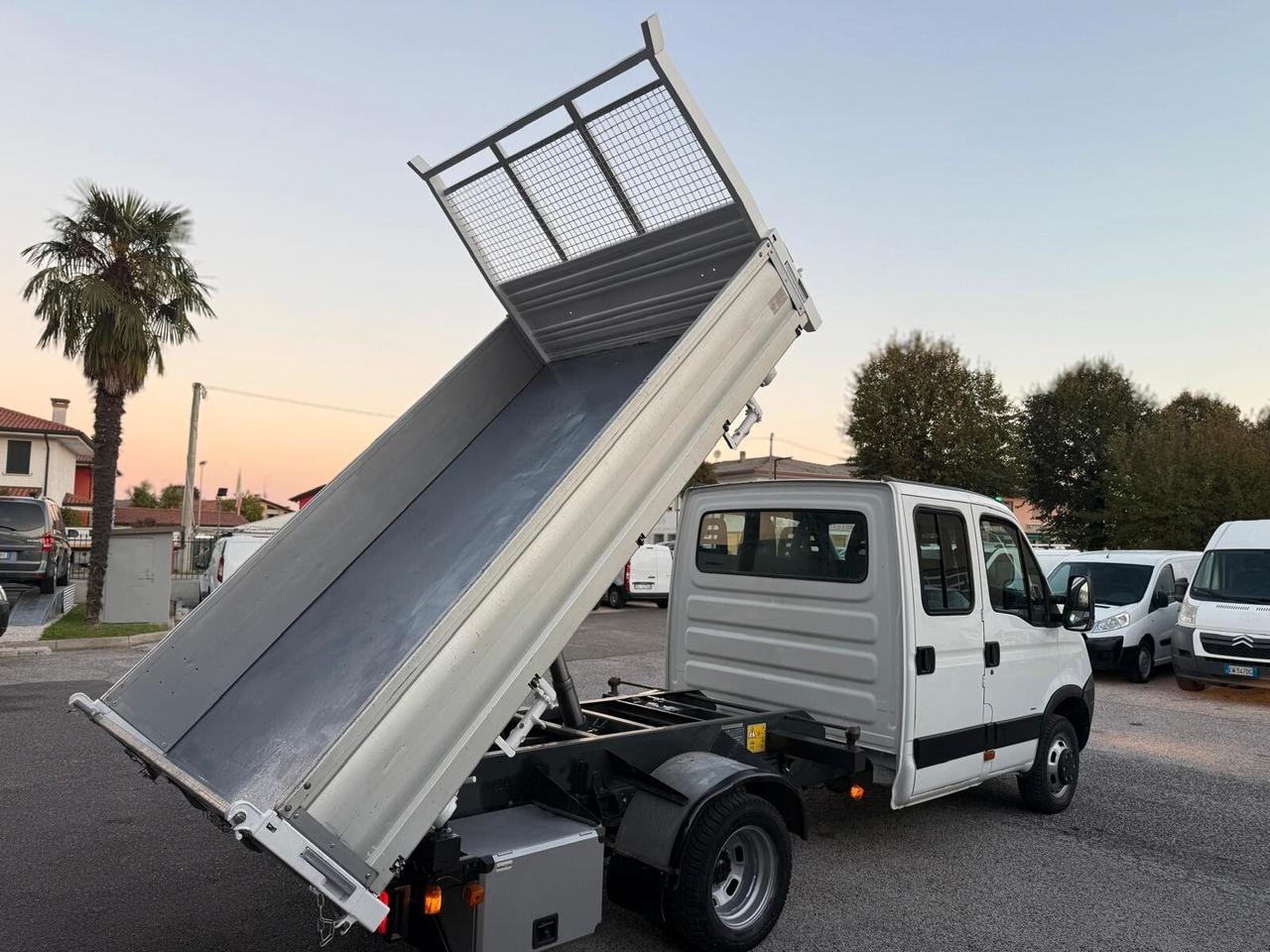 IVECO DAILY 35C 15 RIBALTABILE TRILATERALE