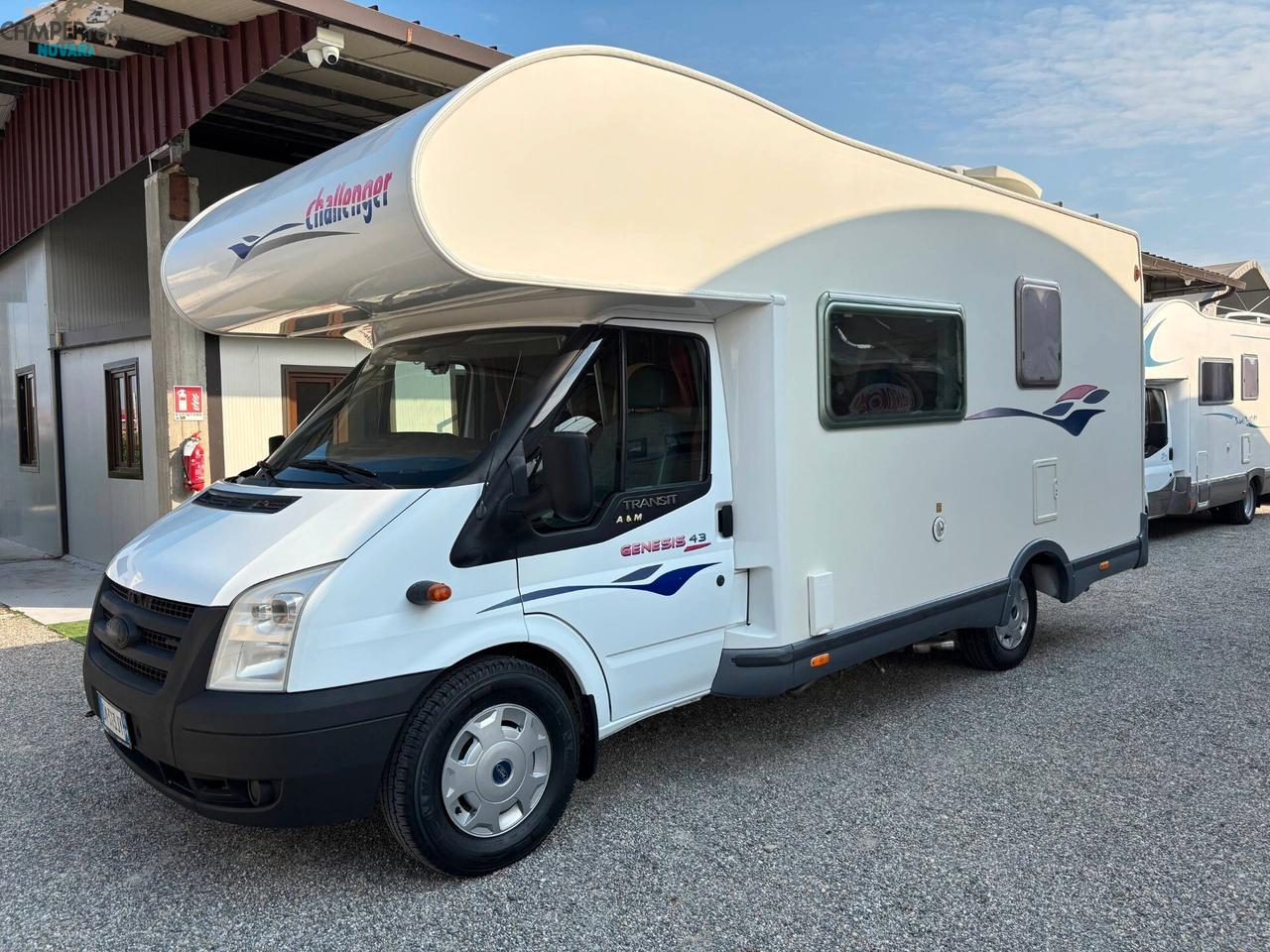 CHALLENGER GENESIS 43 - mansardato con letti a castello in coda