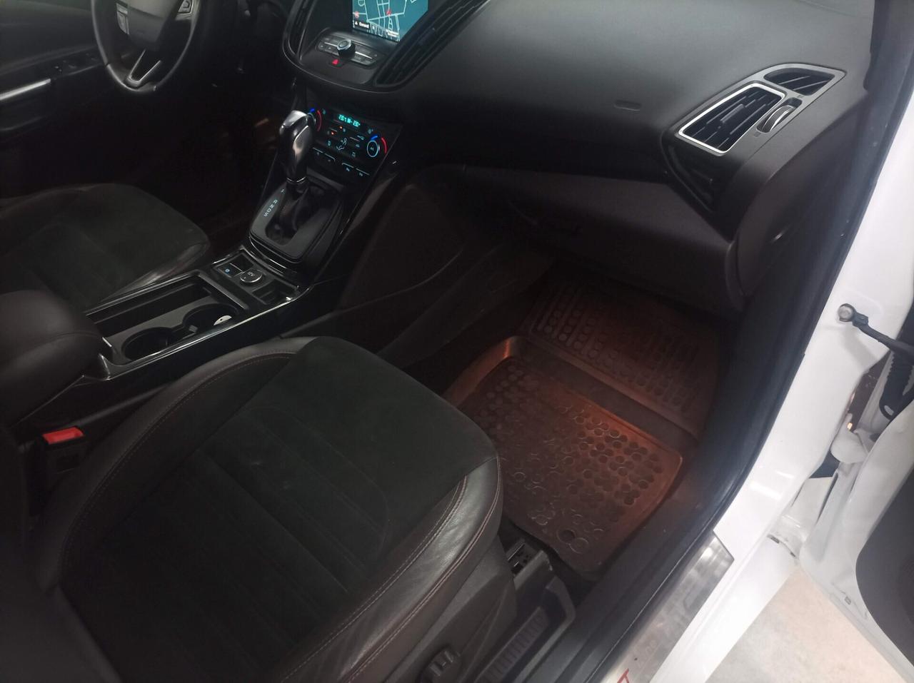 Ford Kuga 2.0 TDCI 150 CV S&S 4WD Powershift ST-Line