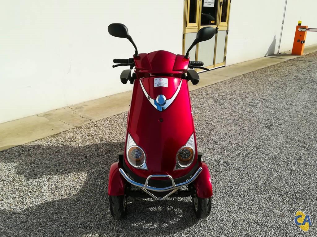 Scooter elettrico senza patente FREEDOM QUATTRO