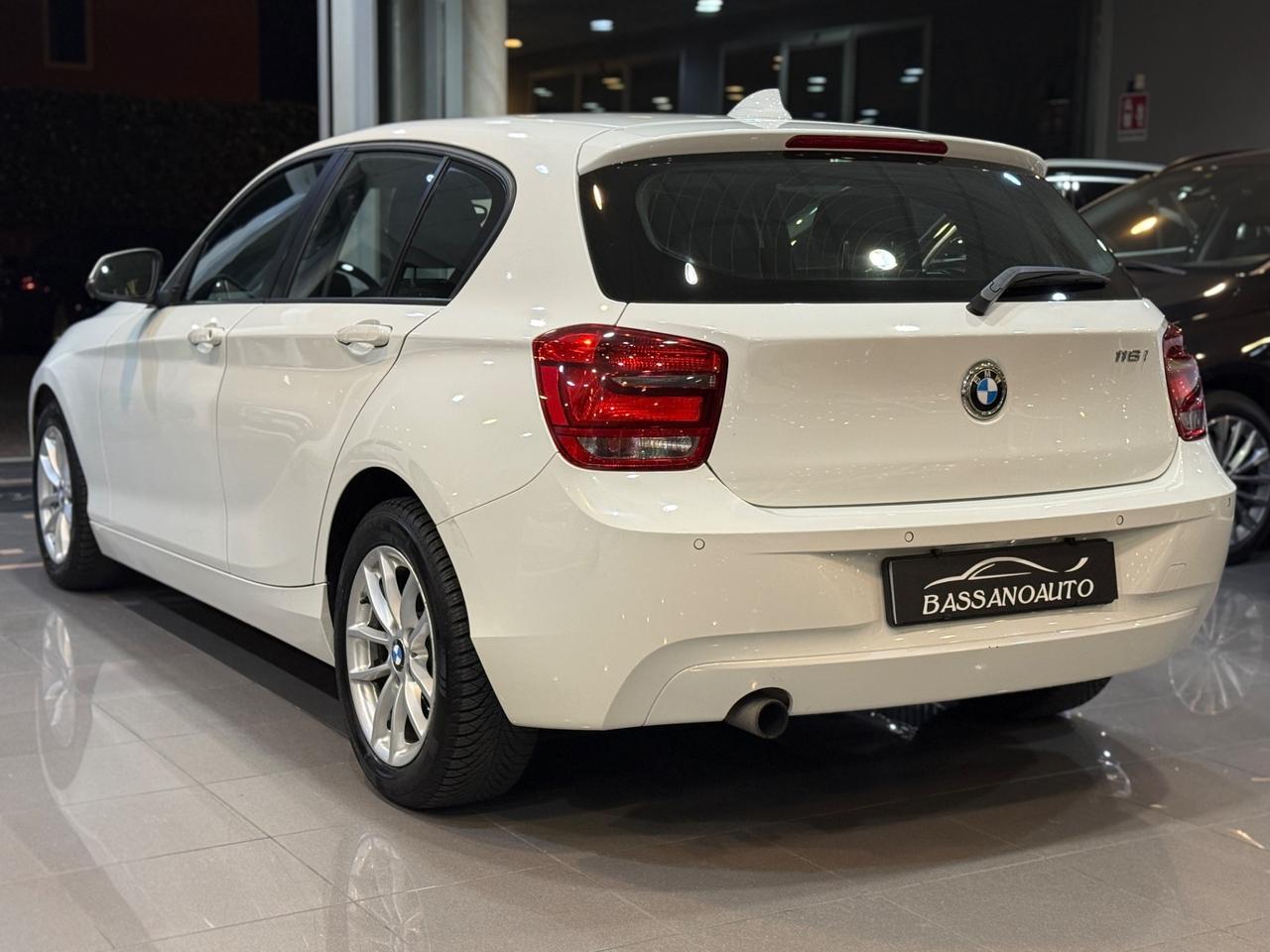 Bmw 116 116i 5p. Urban