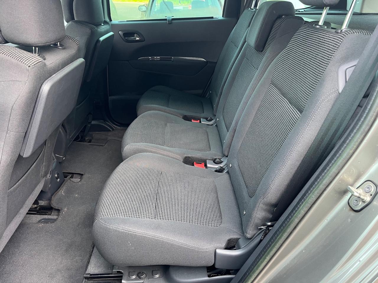 Peugeot 5008 1.6 HDi 112CV Business