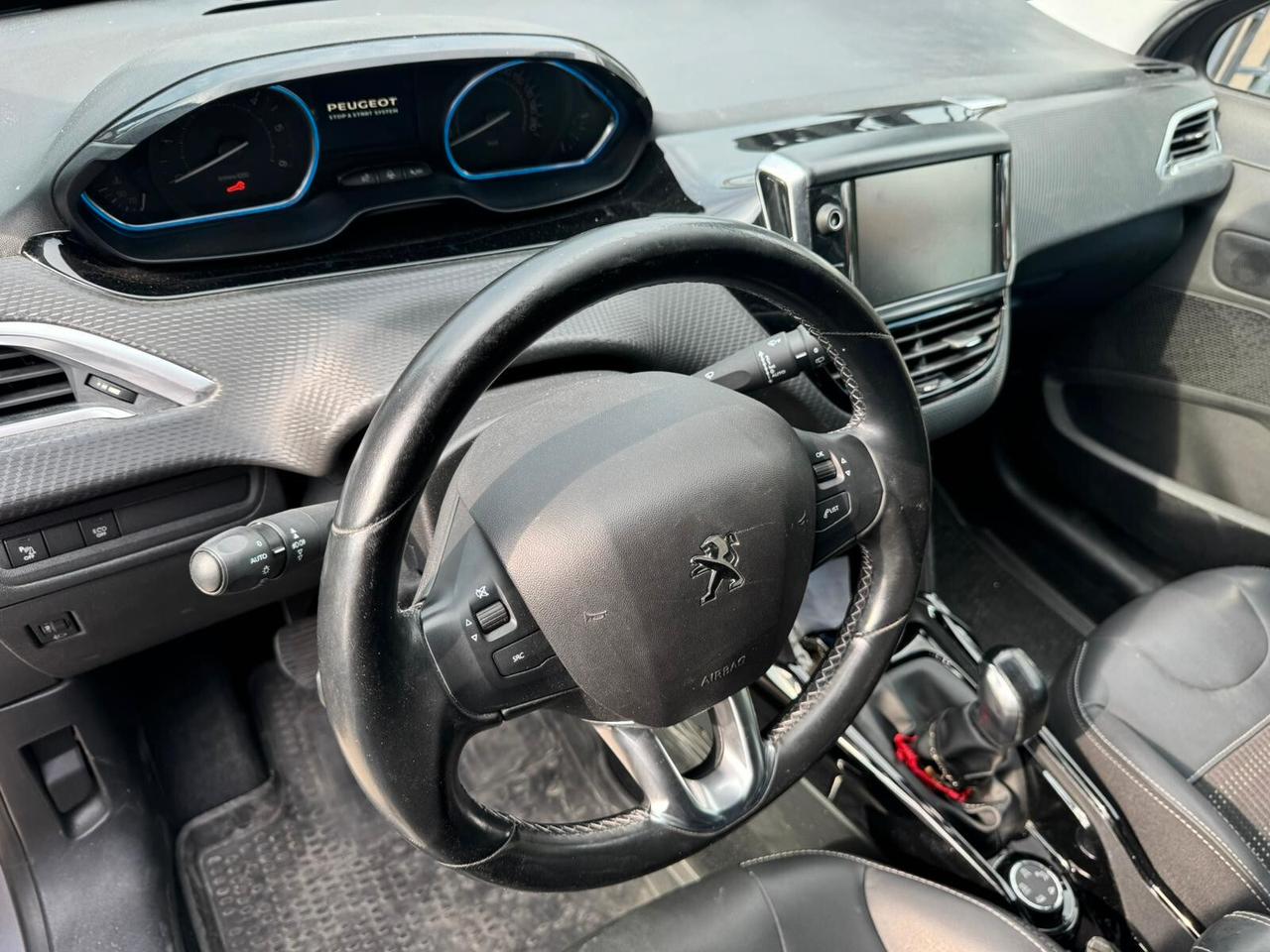 Peugeot 2008 BlueHDi 100 S&S Black Matt