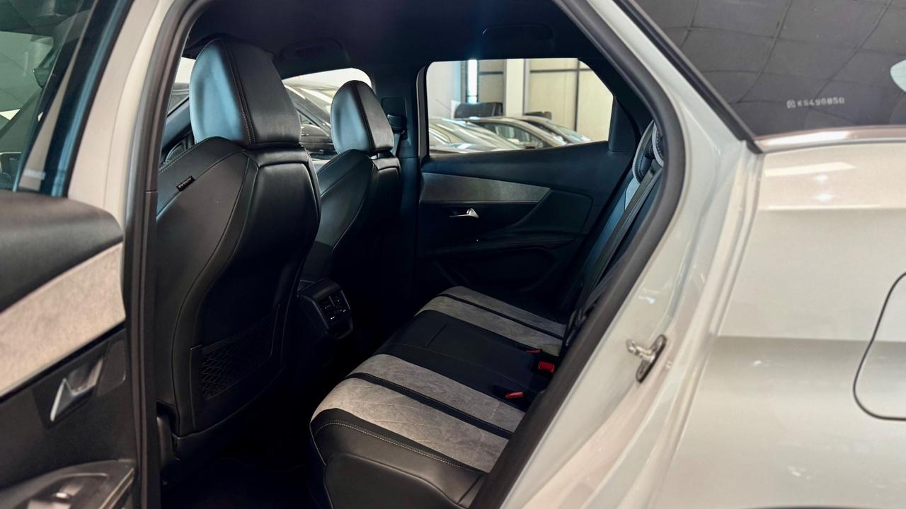 Peugeot 3008 Hybrid4 300 e-EAT8 GT Line