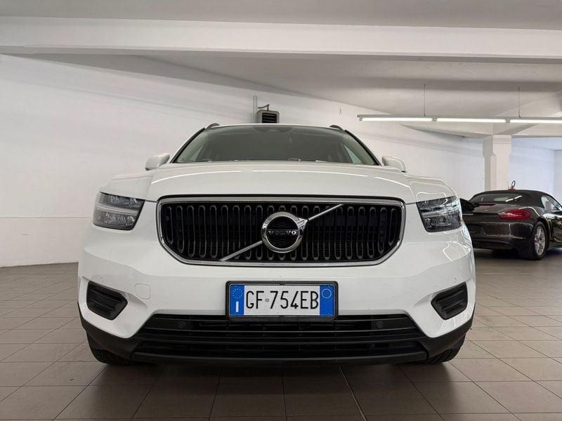 Volvo XC40 T2 Momentum Core