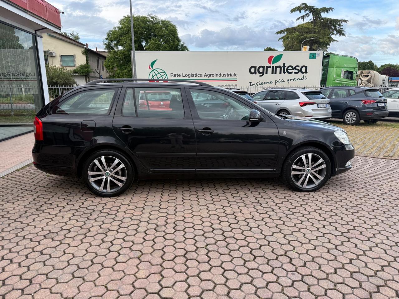 Skoda Octavia 1.6 TDI CR F.AP. Elegance OK NEOPATENTATI