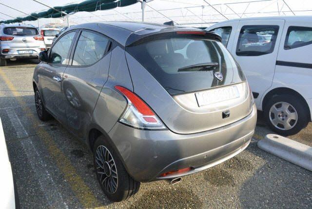 LANCIA Ypsilon 1.0 firefly hybrid Platino s&s 70cv