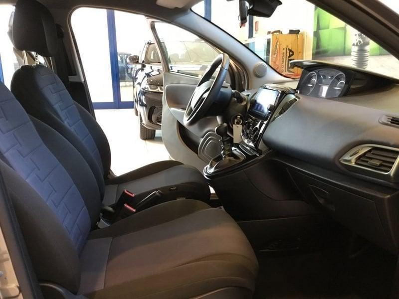 Lancia Ypsilon 1.0 FireFly 5 porte S&S Hybrid Platino
