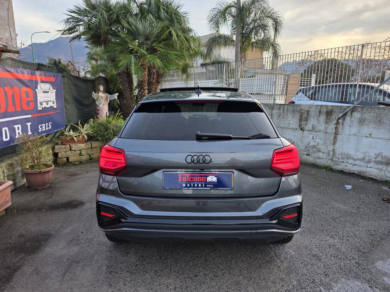AUDI Q2 3X S-LINE BLACK EDITION