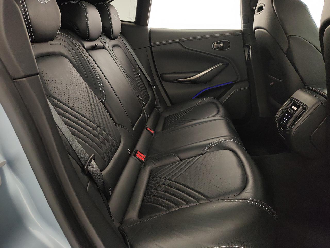 ASTON MARTIN DBX 4.0 auto