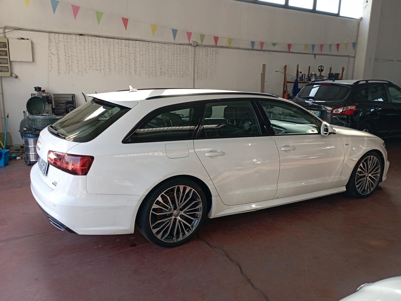 Audi A6 Avant 3.0 TDI quattro S tronic S-LINE