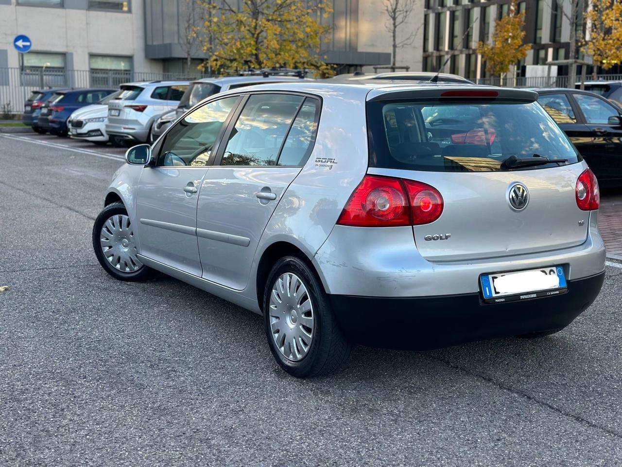 Volkswagen Golf 1.6 16V FSI 5p. Sportline