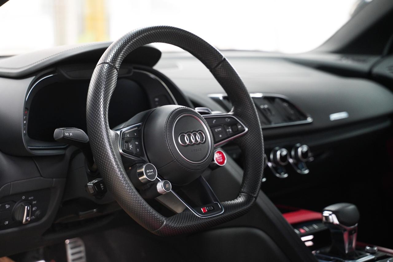 Audi R8 Coupé V10 quattro S tronic performance