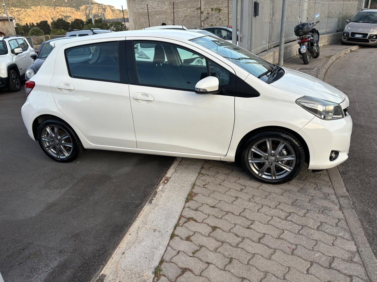 Toyota Yaris 1.4 D-4D 5 porte Lounge