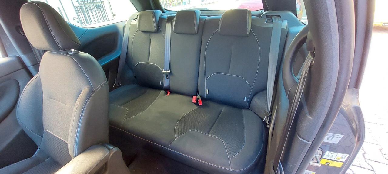DS3 CONNECTED SPORT CHIC 1,6 DIESEL 75 CV NAVI LEGA SENSORI RETROCAMERA STRAFULL OPTIONAL
