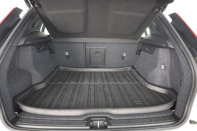VOLVO XC40 XC40 T2 Geartronic Momentum Pro